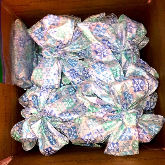 16 CHRISTMAS TREE BOWS NWOT - Picture 4 of 5